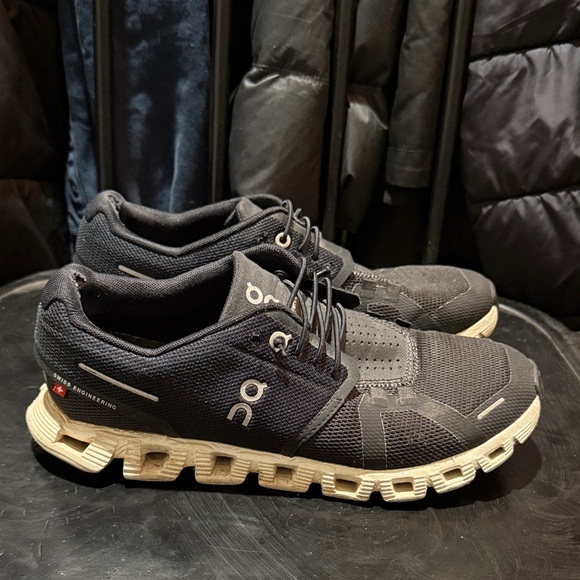 On Clouds Shoes - On Cloud 5